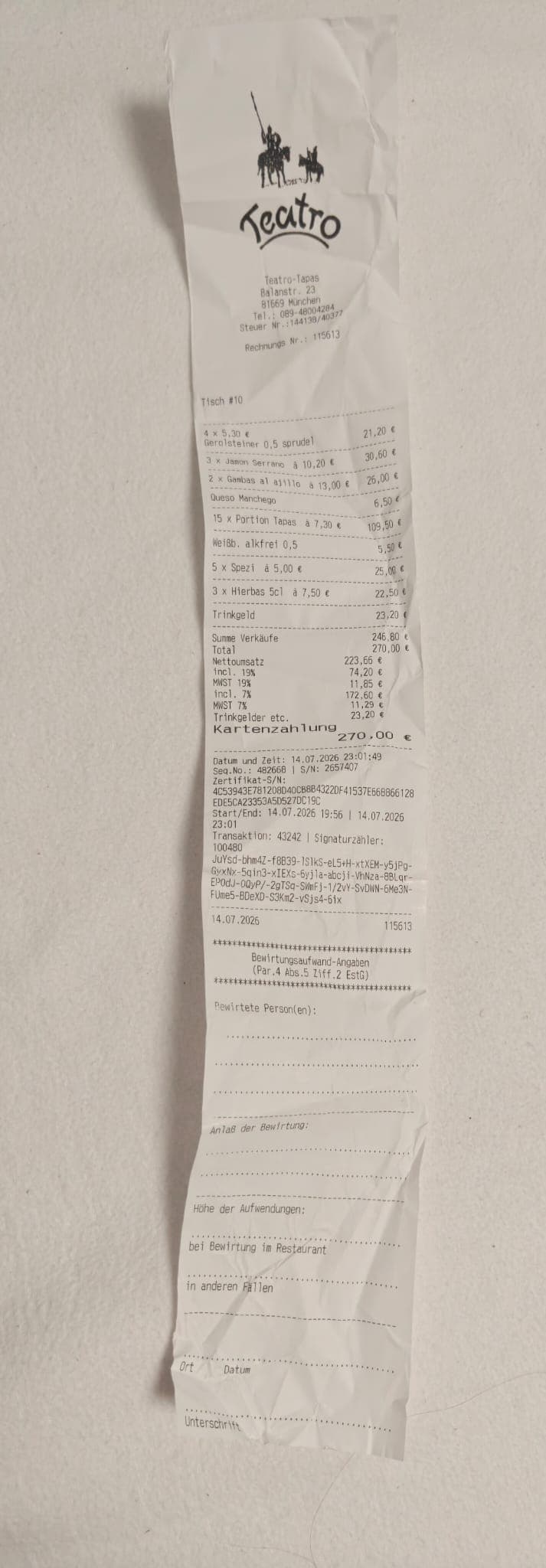 Zerknüllter Original-Restaurantbeleg, per Foto erfasst
